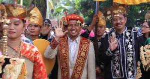 Gatot Pujo Nugroho (Gubsu) menghadiri helat perantau Minang (sumber : dnaberita.com)