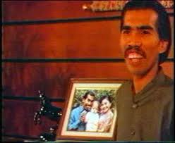 Mr. Os dalam adegan film "Jodoh Boleh Diatur" (sumber : www.ceriwis.com)