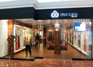 Iwan Tirta Private Collection di Plaza Senayan