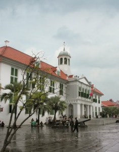 Kantor pusat VOC di Batavia (sumber : skyscrapercity.com)